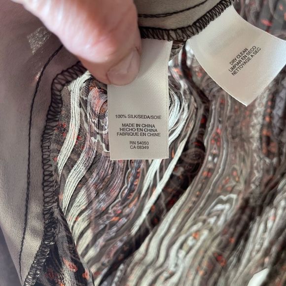 Blouse Jones New York Collection Silk button/up long sleeve semi lined sz 12 top - Picture 7 of 8